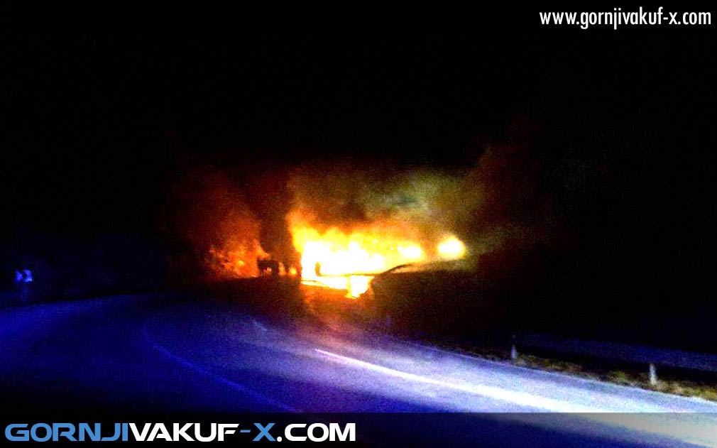Autobus u plamenu (Foto/Video: Čitatelj GornjiVakuf-x.com)